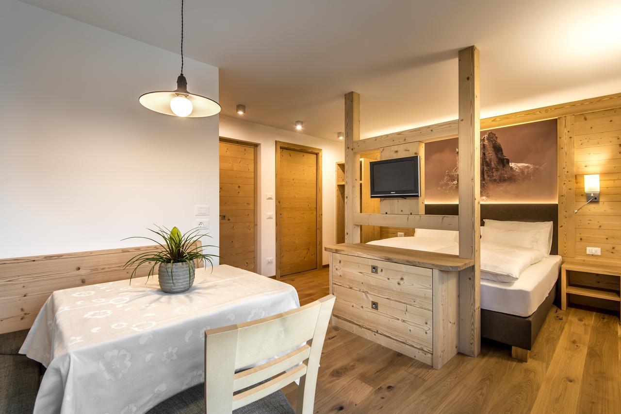 Garni Larix Hotel Colfosco Kültér fotó