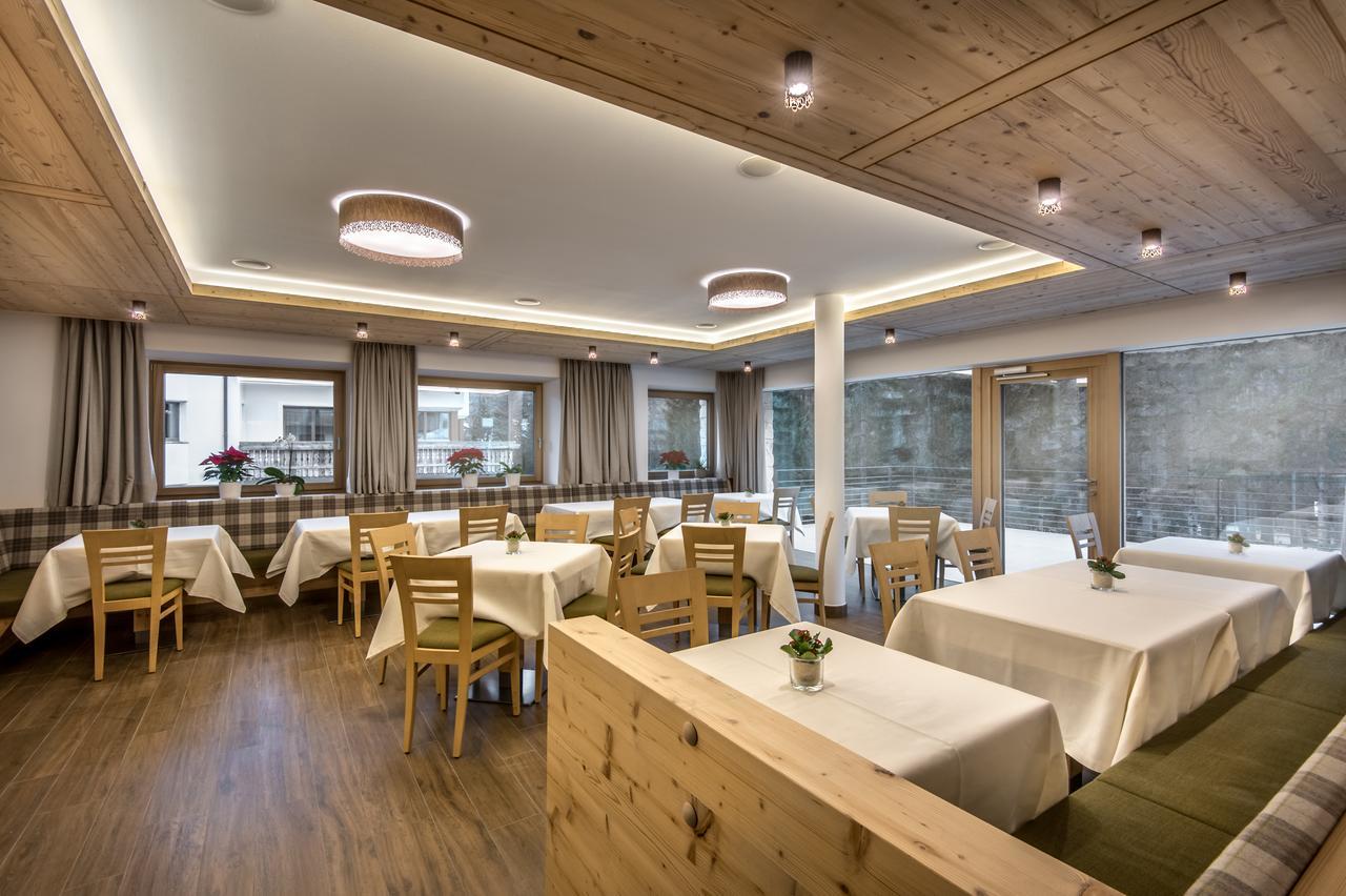 Garni Larix Hotel Colfosco Kültér fotó
